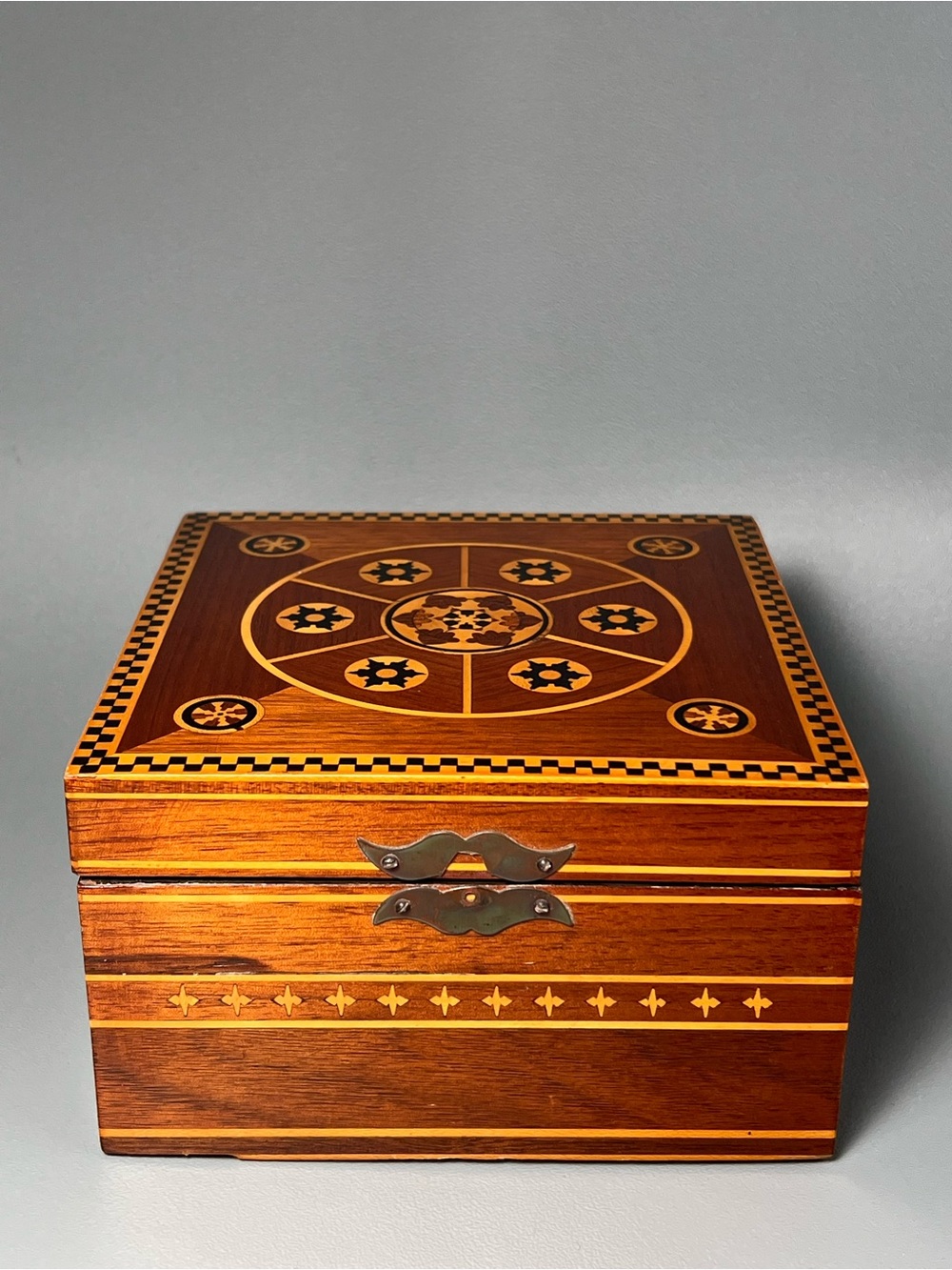 Decorative Wooden Jewelry Trinket Box